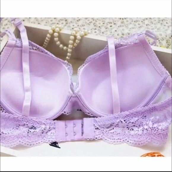 2 sets of lace bra with matching panties - Picture 5 of 8